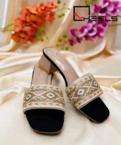 Alternative view of Roseyless